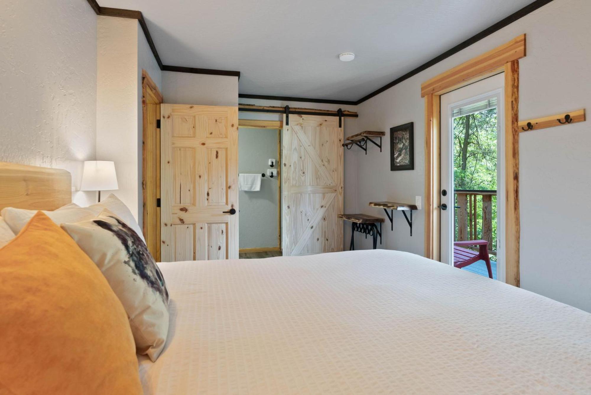 Lake Village Lodge 코어 드얼린 외부 사진